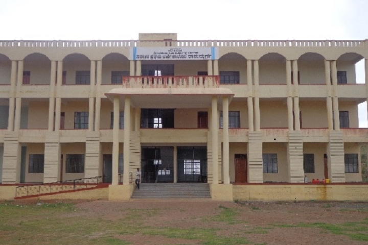 https://cache.careers360.mobi/media/colleges/social-media/media-gallery/22784/2019/6/11/Campus View of Smt IS Yadawad Government First Grade College Ramdurg_Campus-View.jpg